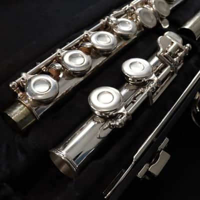 *USED* W.T. Armstrong 104 Flute image 7