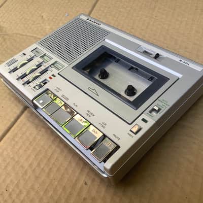 Sanyo Sanyo M-A5LL Portable cassette tape player recorder with pitch speed control and build in speaker Japan vintage image 8