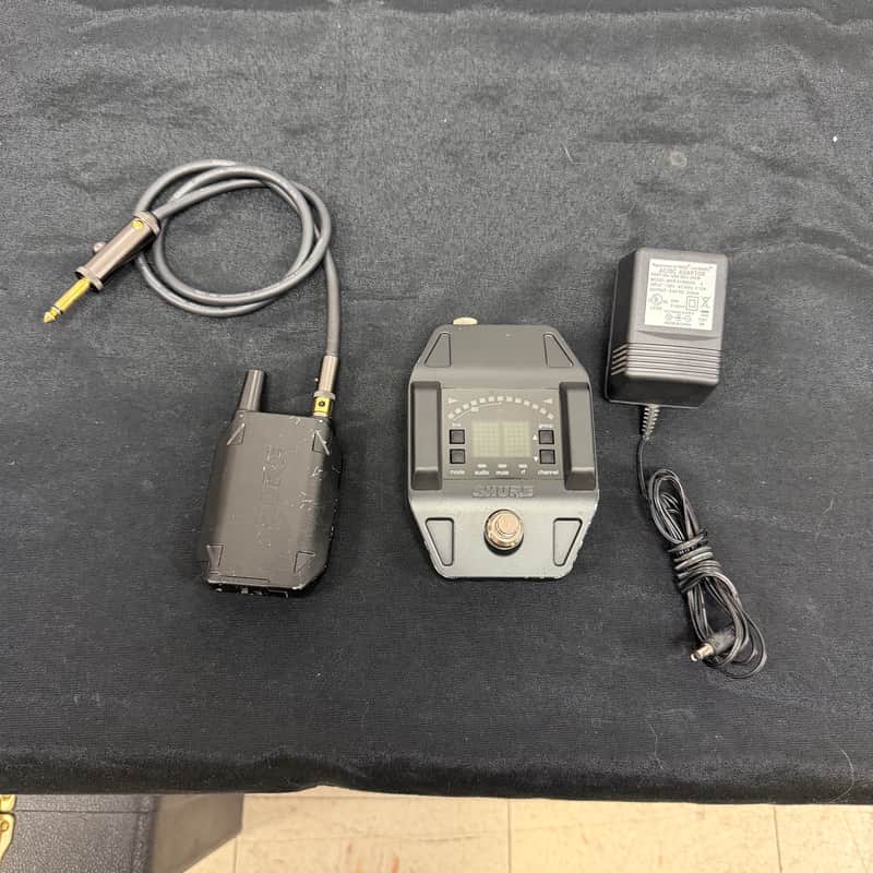 Shure GLXD6 Wireless Guitar Pedal Receiver with GLXD1 Z2 Wireless Bodypack Transmitter image 1