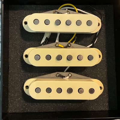 Fender Roadworn Stratocaster Pickup Set 2020’s - Cream image 1