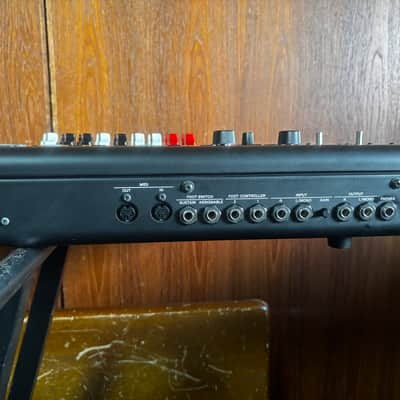 Yamaha YC61 61-Key Compact Stage Keyboard w/ box image 9