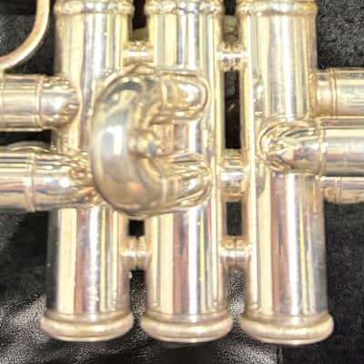 Bach Stradivarius Trumpet Model 37G, Silver Finish, Gold Brass Bell image 7