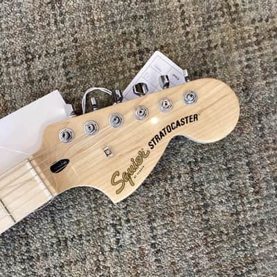 Squier FSR Affinity Series Stratocaster HSS with Maple Fretboard 2025 in Graffiti Yellow image 4