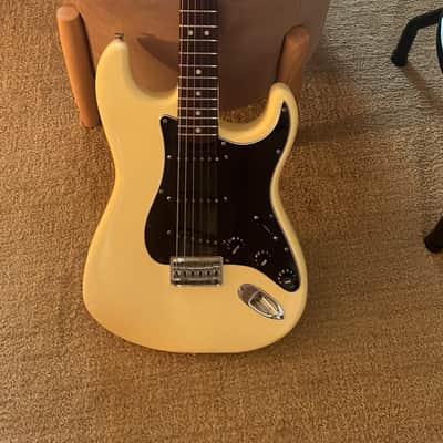 1976 Fender Stratocaster Hardtail with 3-Bolt Neck, Rosewood Fretboard 1971 - 1977 - Olympic White image 1