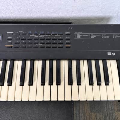Roland JV-35 Keyboard Synthesizer Expandable image 5