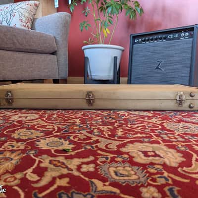 Vintage 1963 Fender Jazzmaster / Jaguar Hardshell Case – White Tolex with Black Trim – Good Condition, Used image 5