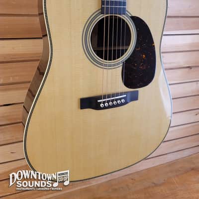 Martin HD-28 Dreadnought Acoustic Guitar with Martin Molded Hard Case (2025 Rev) image 3