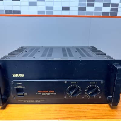 Yamaha P2201 Professional Series Power Amplifier Vintage Rack Amp Made in Japan image 1