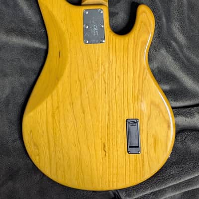 Ernie Ball Music Man StingRay 5 H LEFT HANDED with Maple Fretboard 1999 - 2018 - Natural Gloss image 5