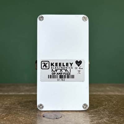 Keeley Moon Op Amp Fuzz Limited Edition - Moon Glow 2022 - White / Glow-in-the-Dark image 3