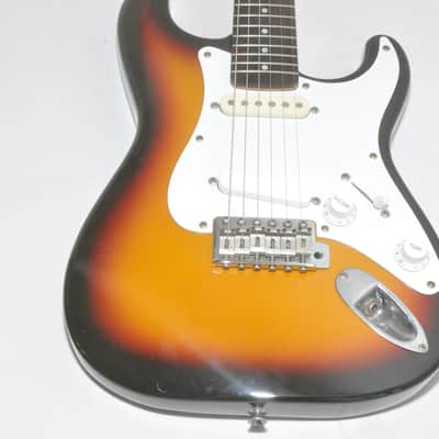 1980 Fender Stratocaster M000530 Electric Guitar Ref No 6812 image 3
