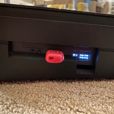 USB HxC Floppy Drive for the Yamaha DX7-IIFD with OLED screen & USB drive DX7IIFD