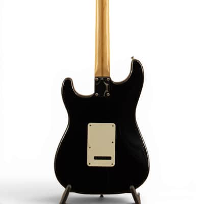Fender Standard Stratocaster Mex Black 2000 with case image 7