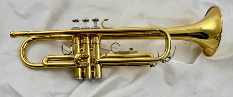 Yamaha YTR-2330 Standard Trumpet 2010s - Lacquered Brass image 1