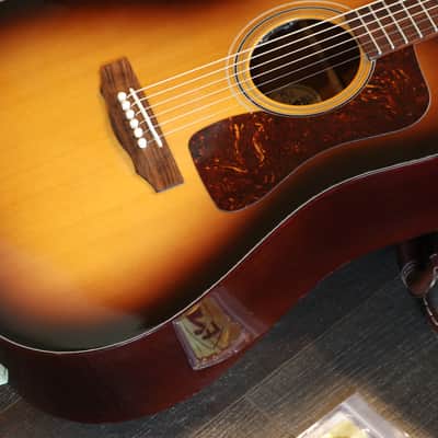 2003 Guild D-40 Bluegrass Special Dreadnought Acoustic Guitar Vintage Sunburst + OHSC image 6