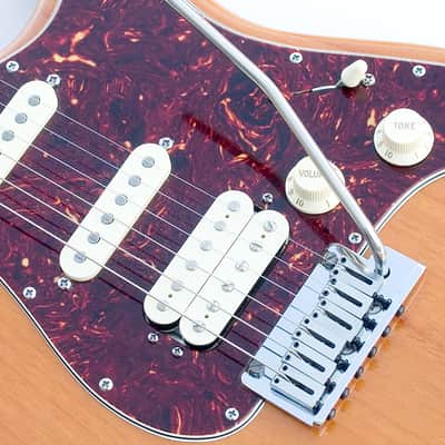 FENDER 60TH ANNIVERSARY DELUXE HSS STRATOCASTER LSR NUTSAMARIAN COBALT STRAT image 8
