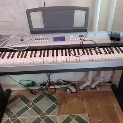 Yamaha Portable Grand DGX-530 2010s - Silver Bild 4