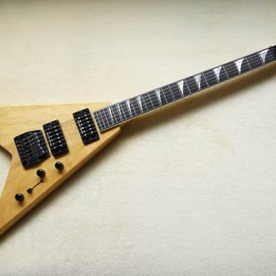 Jackson KV1 Dave Mustaine Korina 90s Megadeth Natural King V image 3