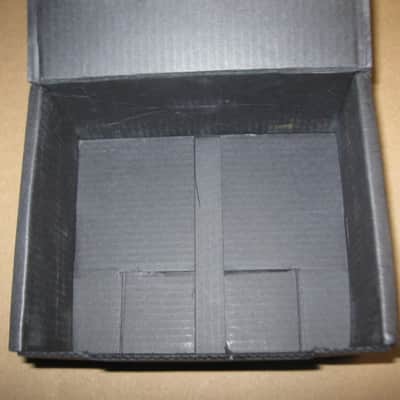 light average wear MXR EMPTY BOX ONLY for M-288 Bass Octave Deluxe (NO pedal / NO paperwork) image 16