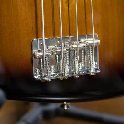 Fender Gold Foil Jazz Bass, Ebony Fingerboard, 2-Color Sunburst - Deluxe Gig Bag image 12
