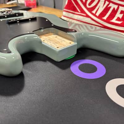 Fender American Professional Jazz Bass LOADED BODY 2020 - Sonic Grey image 3