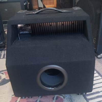 Hartke Kickback 12 with Cover image 2