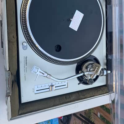 Pair of Technics SL-1200MK2-A Silver Direct Drive DJ Turntables in Good condition image 4