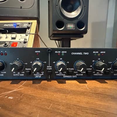MINT - dbx 166XL Stereo Compressor / Limiter / Gate image 2