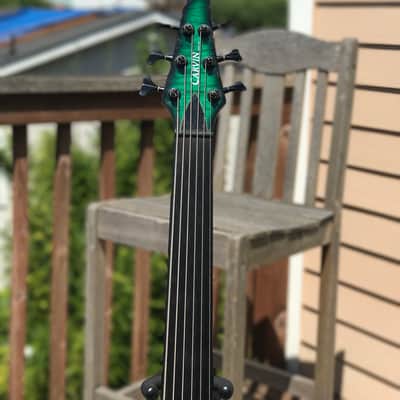 Calvin LB76 6 String Unlined Fretless Black & Green Burst image 4