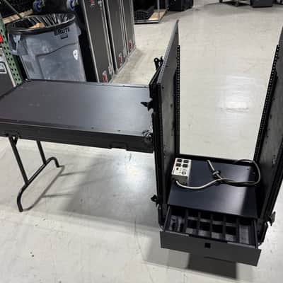 Used Odyssey FZGS1116WDLXBL Deluxe Black Label 11U Top Slanted 16U Bottom Vertical Pro Combo Rack Case - Black image 2