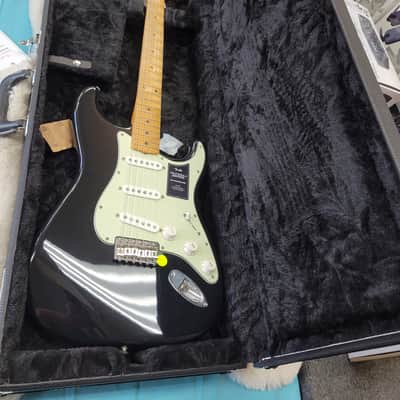 Fender Vintera II Road Worn '60s Stratocaster Black Maple Fingerboard image 7