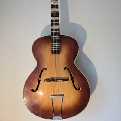 Höfner 456 German Vintage Archtop - Born on Jan 25th, 1960 - Beautiful Flamed Maple - Pro Setup (2,3mm Action) image 2