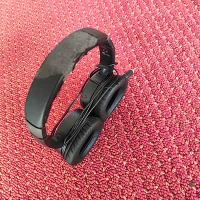 Vox amPhones Bass * Headphone with integrated amp! * Perfect practice tool * List=119€ ; Now only 45€ * has some cosmetic damage, works fine! * image 3