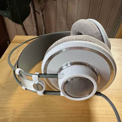 AKG K701 hi-fi studio headphone image 2