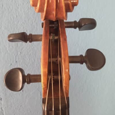 Rudolf Buchner 521 1965 - Amber/ Brown Oil Varnish image 5