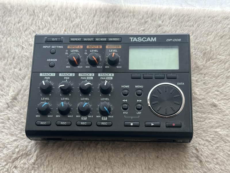 TASCAM DP-006 6-Track Digital Pocketstudio Recorder 2013 - Present - Black image 1