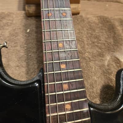 Hagstrum model 1 guitar Model 1 1960s - Black plastic, the back black paint image 5