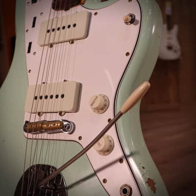 Fender Custom Shop 1963 Jazzmaster Relic Aged Surf Green image 4