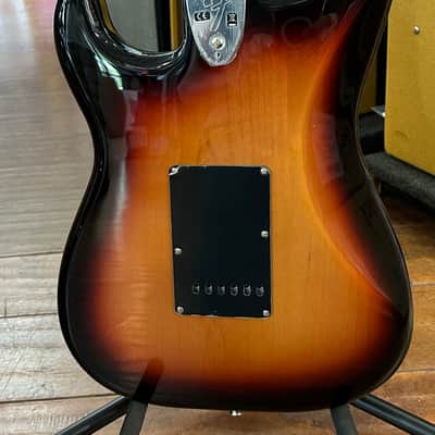 Fender Vintera II '70s Stratocaster with Maple Fretboard 3-Color Sunburst #MX23039418 7lbs 2.9oz image 11