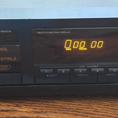 Sharp DX-C3510 six CD changer May 1990 - Black image 3