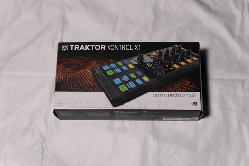 Native Instruments Traktor Kontrol X1 2010s - Black image 1