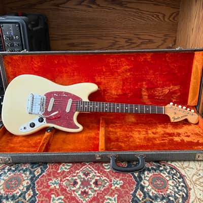 Fender Mustang - 1966 - Olympic White - All Original w/OHSC image 2