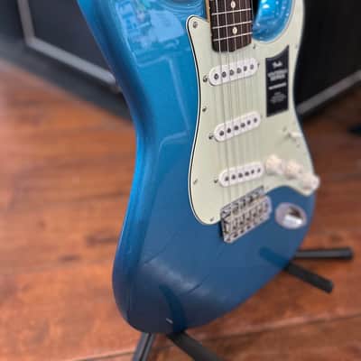 Fender Vintera II '60s Stratocaster with Rosewood Fretboard  Lake Placid Blue  # MX23053329  7 lbs. 13.1 oz image 8