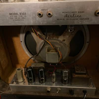 Airline 1959 Danelectro 8503 12 Watt 1x12” Tube Amp 12” Rola Alnico Speaker Princeton Brown Tremolo 6V6s 12AX7s 6X5GT Montgomery Ward TV Front image 2