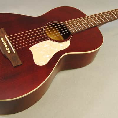 Art & Lutherie Roadhouse Parlor Tennessee Red