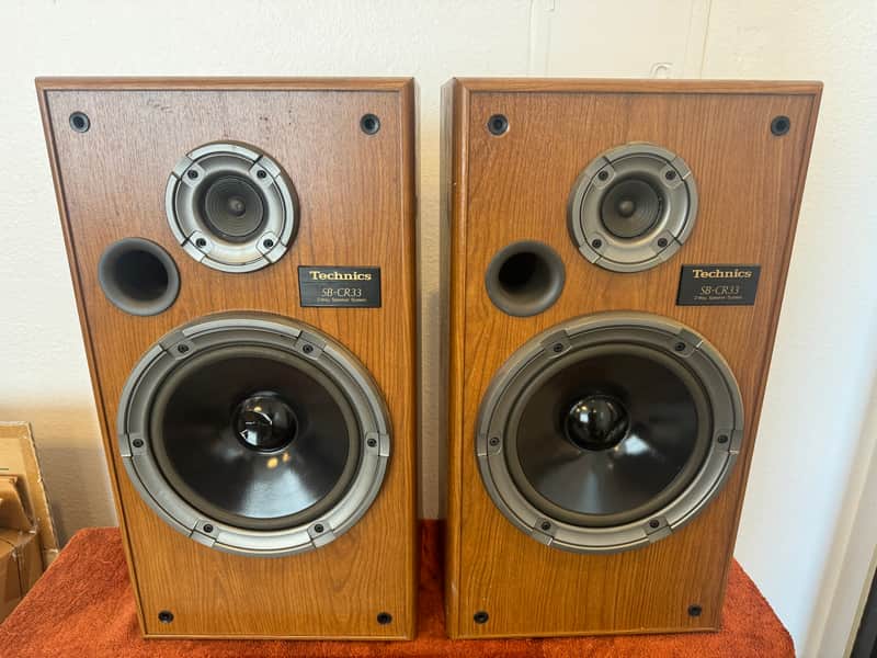 Technics SB-CR33 Vintage 2 Way Floor/ Shelf Speakers 140 Watts 8