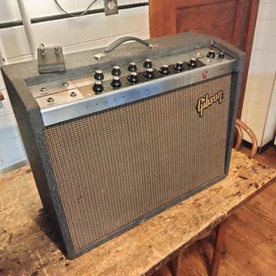 Gibson GA-30RVT Invader 25-Watt 12"/10" Guitar Combo 1962 - 1967 - Black image 2