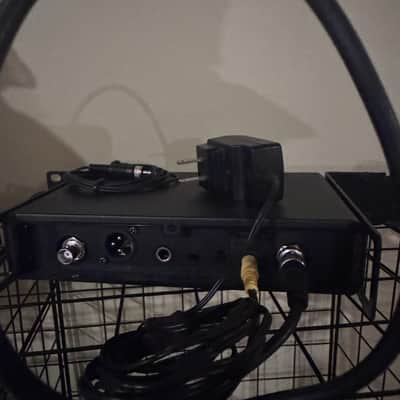 Sennheiser EM-XSW2 Wireless Receiver Package w/ ME2 Lavalier Mic (548–572 MHz A Band) image 4