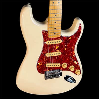 Fender Mexican Standard Stratocaster in Olympic White 1995/96 image 4