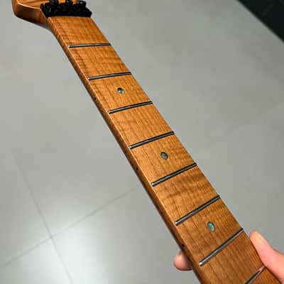 AAAAA Start Floyd nut Roasted flame Maple Electric Guitar Neck Radius 12inch Round stainless steel 22 frets Colored shells Inlay Radius: 12 inches image 6